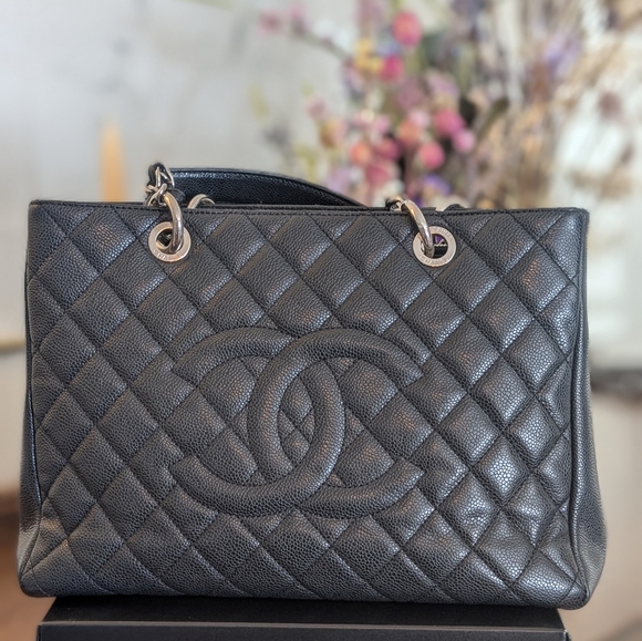 Chanel GRAND shopping caviar tote - Picture 2 of 15